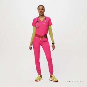 Hot pink FIGS scrub set, size small